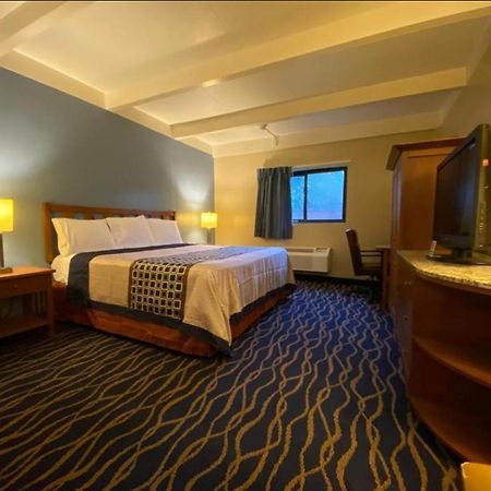 Economy Inn North Randall Εξωτερικό φωτογραφία