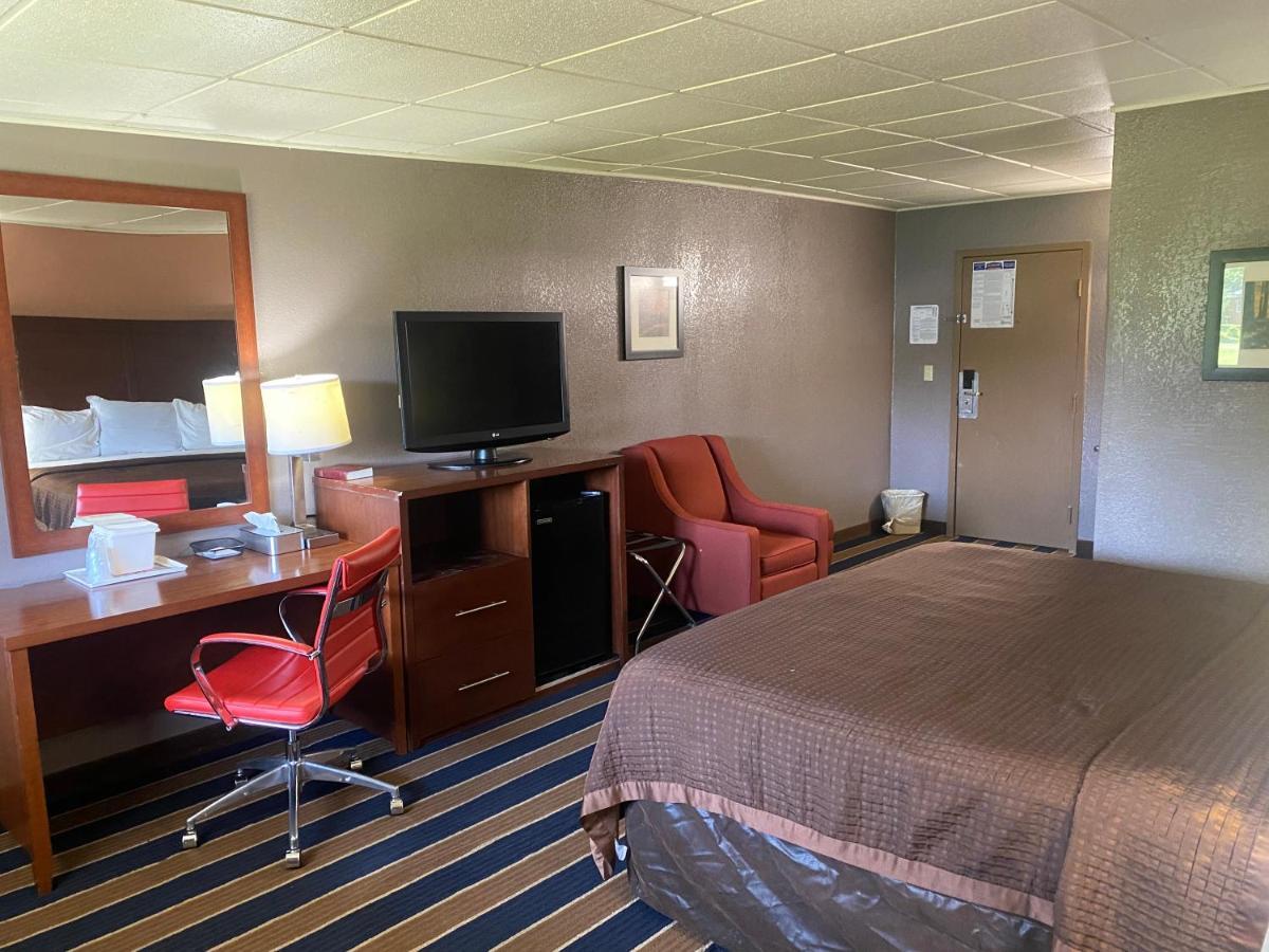 Economy Inn North Randall Εξωτερικό φωτογραφία