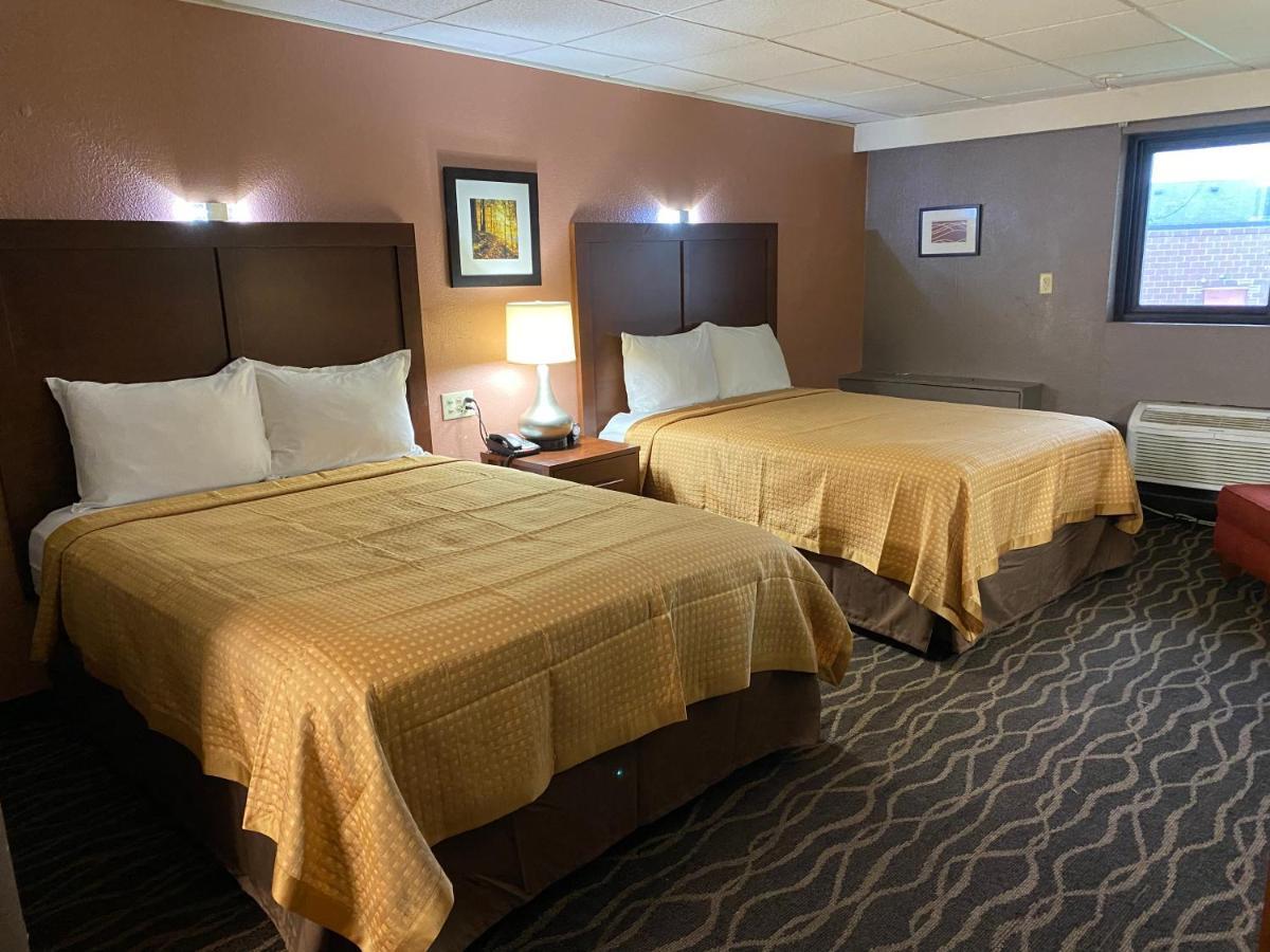 Economy Inn North Randall Εξωτερικό φωτογραφία