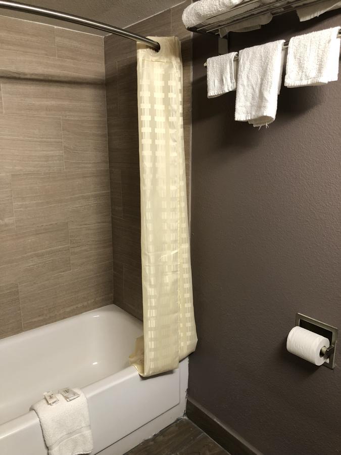 Economy Inn North Randall Εξωτερικό φωτογραφία