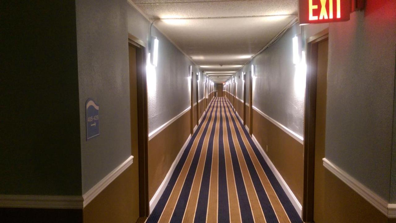 Economy Inn North Randall Εξωτερικό φωτογραφία
